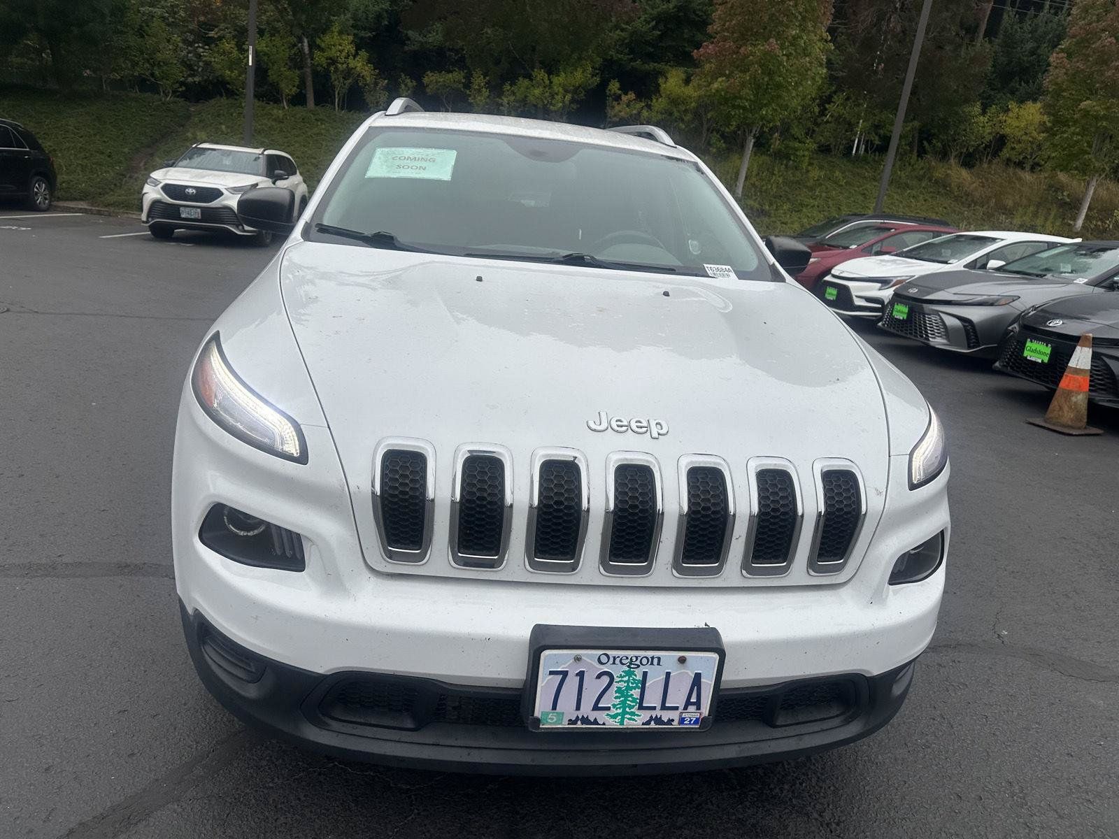 Used 2015 Jeep Cherokee Sport FWD image 6