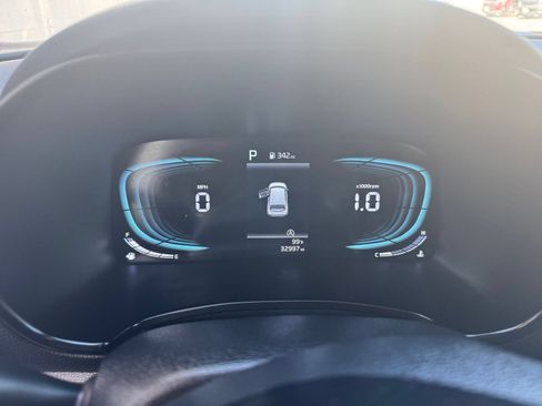 Used 2025 Kia Soul LX w/ LX Technology Package FWD image 37