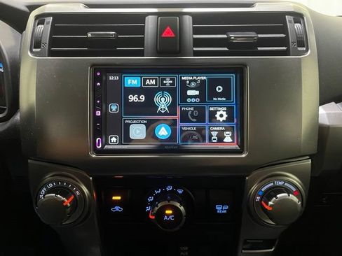 Certified 2018 Toyota 4Runner SR5 Premium AWD/4WD image 18