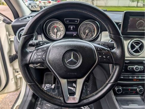 Used 2015 Mercedes-Benz GLA 250 4MATIC image 17