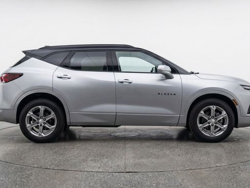 Used 2025 Chevrolet Blazer LT image 9