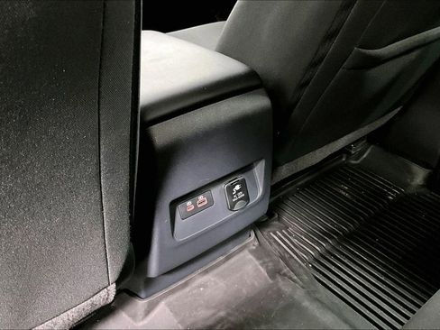 Used 2025 Nissan Frontier PRO-4X w/ Pro Convenience Package image 30