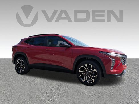 New 2026 Chevrolet Trax RS w/ Sunroof Package image 3