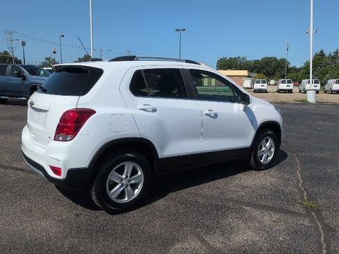 Used 2020 Chevrolet Trax LT w/ LT Convenience Package AWD/4WD image 7