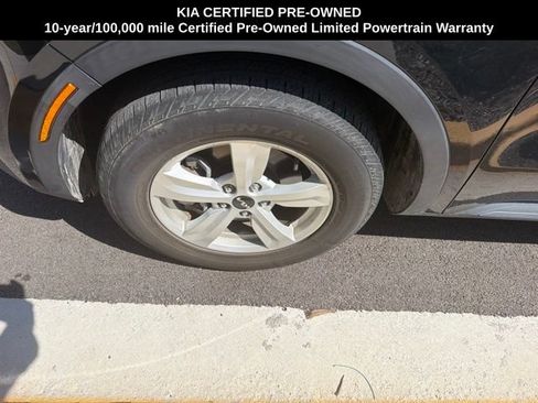 Used 2023 Kia Sorento LX FWD image 4