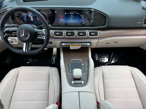 New 2026 Mercedes-Benz GLS 580 4MATIC image 14