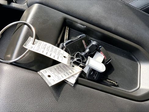 Used 2016 GMC Sierra 1500 SLT w/ SLT Preferred Package image 28