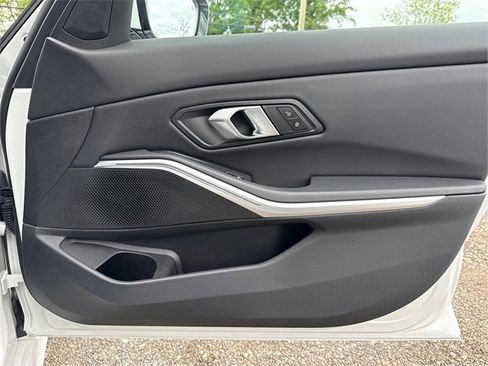 Used 2024 BMW 330i xDrive Sedan w/ Convenience Package image 25