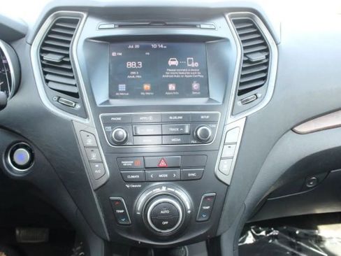Used 2018 Hyundai Santa Fe SE w/ SE Premium Package 02 AWD/4WD image 16