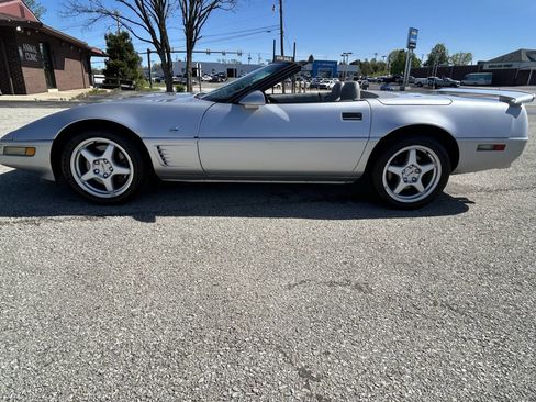 Used 1996 Chevrolet Corvette Convertible image 9