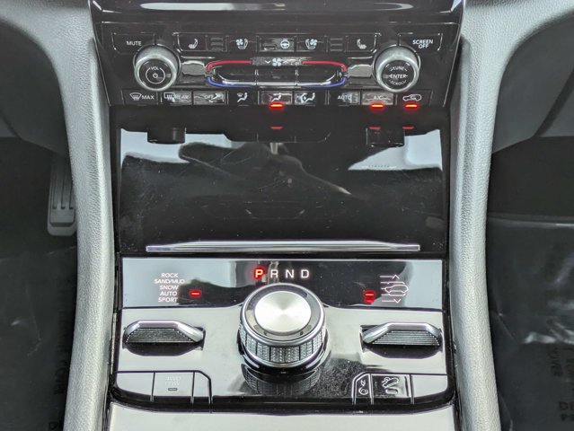 Certified 2022 Jeep Grand Cherokee Overland w/ Luxury Tech Group IV AWD/4WD image 20