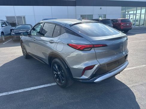 Certified 2025 Buick Envista Sport Touring image 5