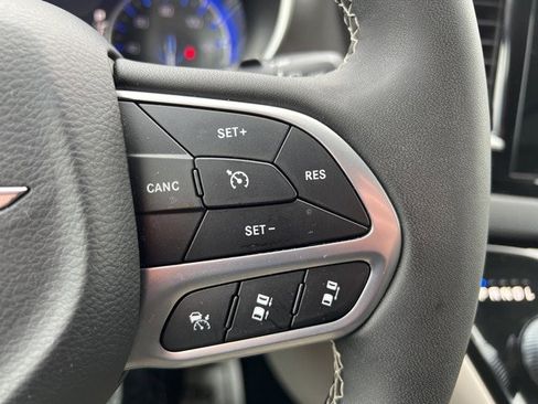 Certified 2024 Chrysler Pacifica Touring-L image 22