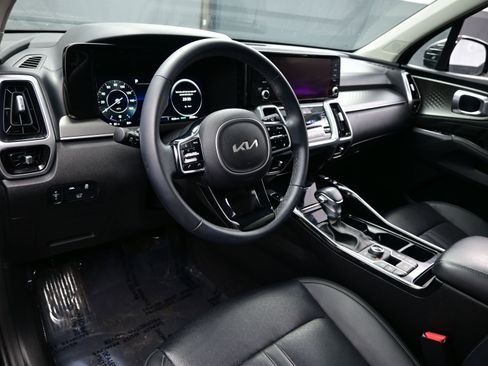 Used 2023 Kia Sorento SX image 13