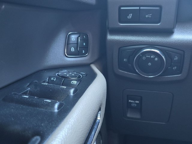 Used 2020 Ford Expedition XLT w/ Equipment Group 202A AWD/4WD image 26