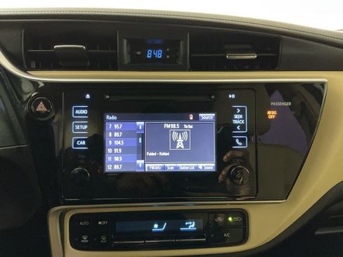 Used 2017 Toyota Corolla LE image 10