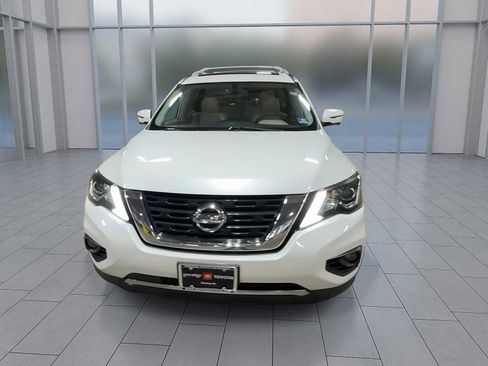 Used 2019 Nissan Pathfinder Platinum image 3