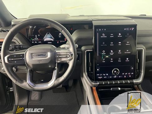 Used 2025 GMC Yukon Denali AWD/4WD image 16