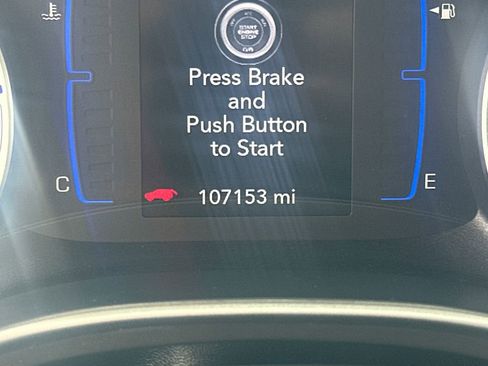 Used 2018 Chrysler Pacifica L FWD image 16