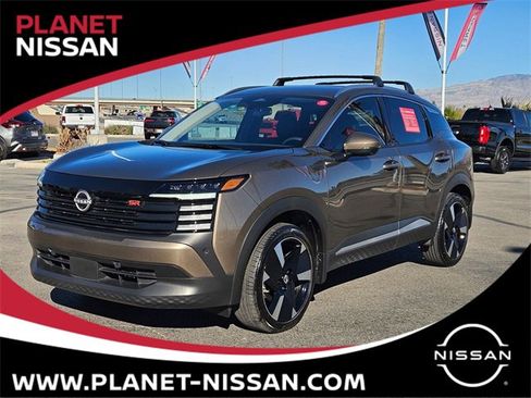 Certified 2025 Nissan Kicks SR image 1