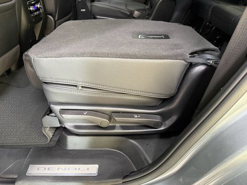 Certified 2025 GMC Yukon Denali AWD/4WD image 19