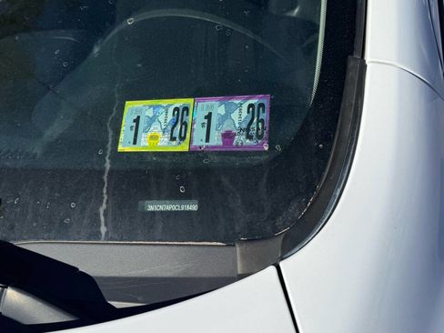 Used 2012 Nissan Versa S w/ Cruise Control Pkg image 19