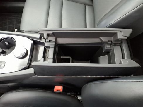 Used 2023 Nissan Rogue SV w/ SV Premium Package image 31