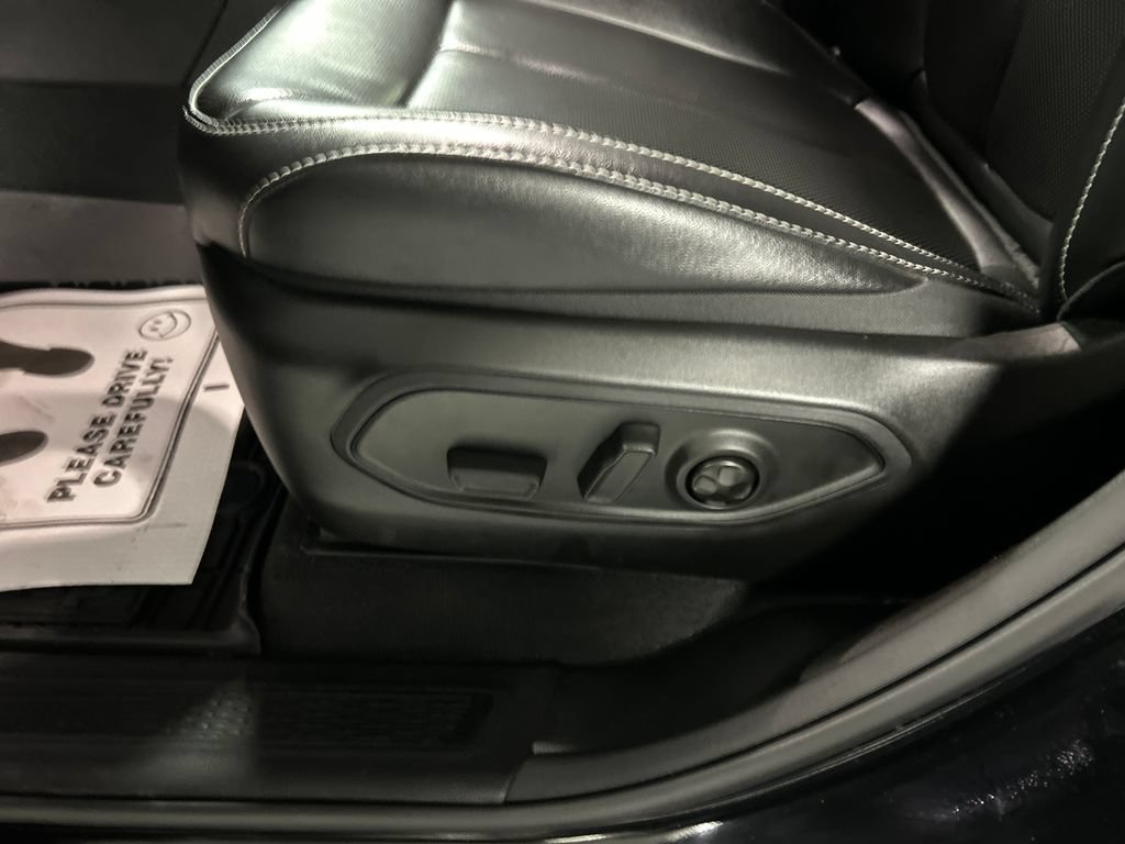 Used 2024 Jeep Grand Cherokee Limited w/ Luxury Tech Group II AWD/4WD image 13