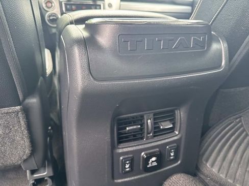 Used 2017 Nissan Titan PRO-4X w/ Pro-4x Convenience Package AWD/4WD image 16