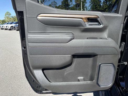 New 2026 Chevrolet Silverado 1500 High Country w/ Midnight Edition image 9