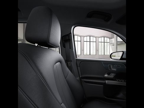 New 2026 Mercedes-Benz GLB 250 4MATIC image 43