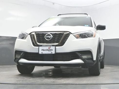 Used 2020 Nissan Kicks SR w/ Exterior Package image 30