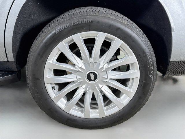 Used 2024 Cadillac Escalade Luxury AWD/4WD image 32
