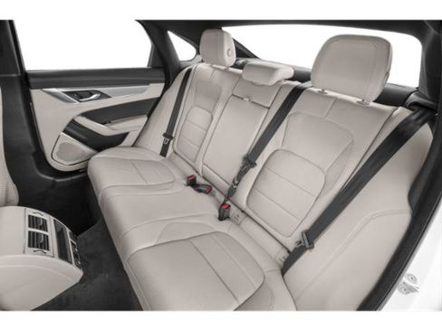 Used 2024 Jaguar XF R-Dynamic SE AWD/4WD image 13