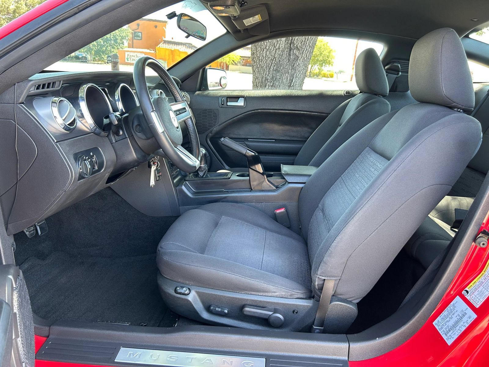 Used 2006 Ford Mustang Coupe RWD image 25
