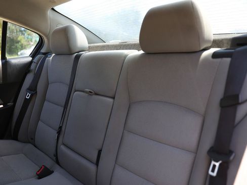 Used 2014 Chevrolet Cruze LT FWD image 8
