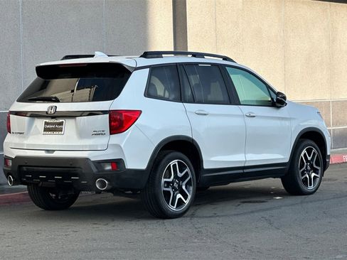 Used 2023 Honda Passport Elite image 4