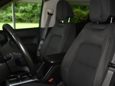 Used 2020 Chevrolet Colorado LT image 11