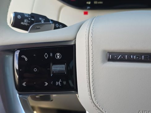 New 2026 Land Rover Range Rover SE AWD/4WD image 18