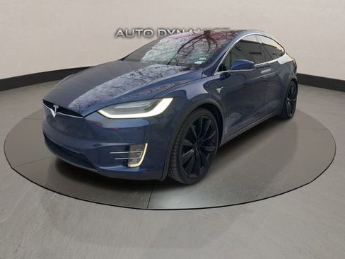 Used 2019 Tesla Model X 75D image 1