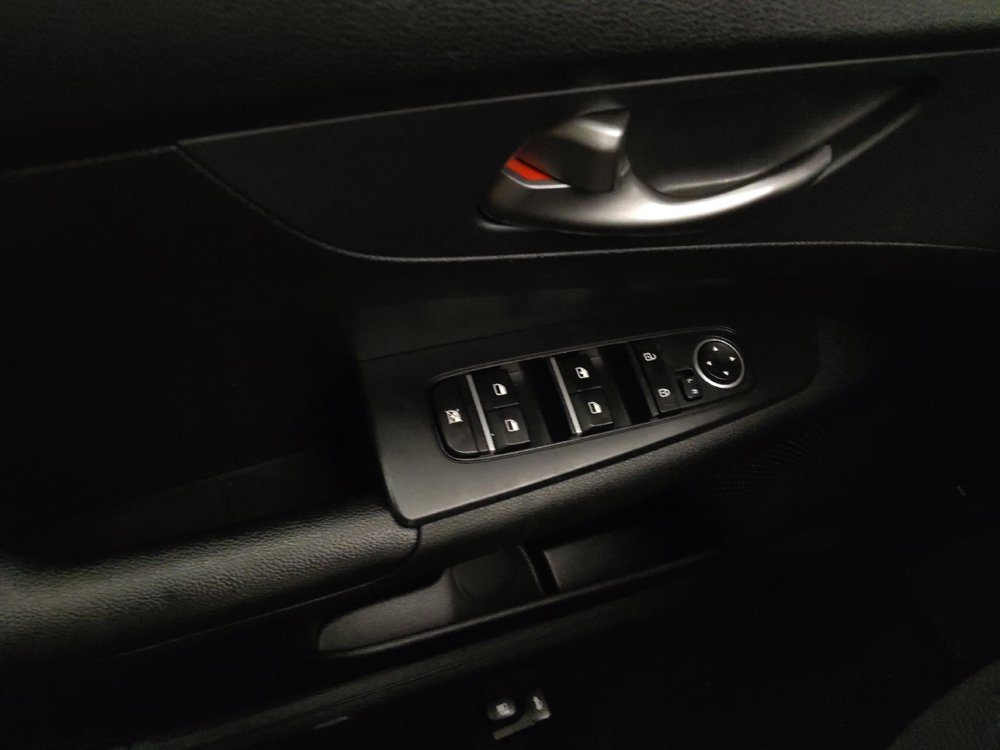 Used 2019 Kia Forte LXS FWD image 27