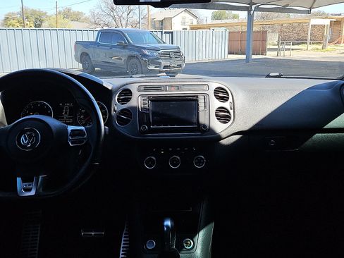 Used 2016 Volkswagen Tiguan R-Line FWD image 6