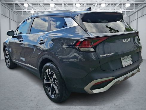 Used 2023 Kia Sportage EX AWD/4WD image 3