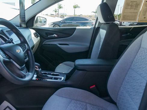 Used 2022 Chevrolet Equinox LT w/ LPO, Floor Liner Package FWD image 17