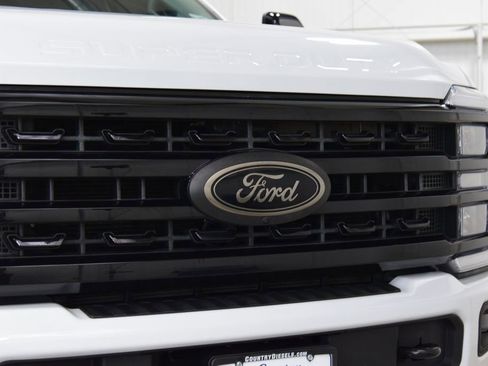 Used 2024 Ford F350 Lariat w/ Lariat Ultimate Package AWD/4WD image 9