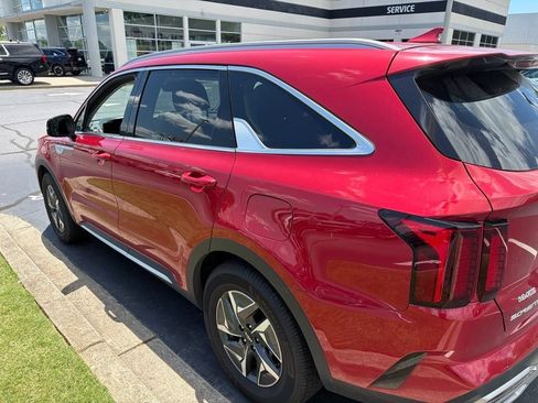 Certified 2023 Kia Sorento EX FWD image 6
