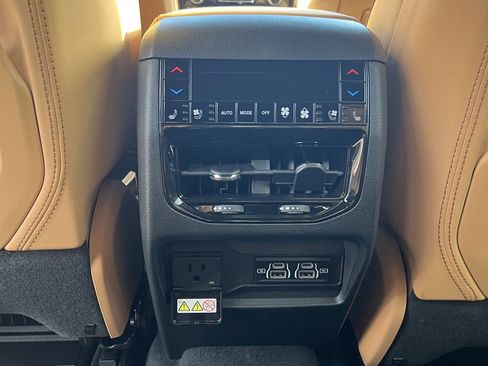 New 2025 Jeep Grand Cherokee L Summit image 17