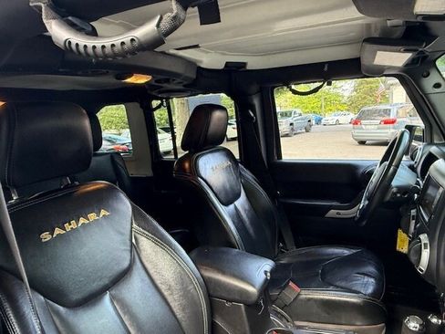 Used 2014 Jeep Wrangler Unlimited Sahara image 14