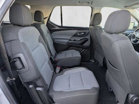 Used 2020 Chevrolet Traverse LT image 20
