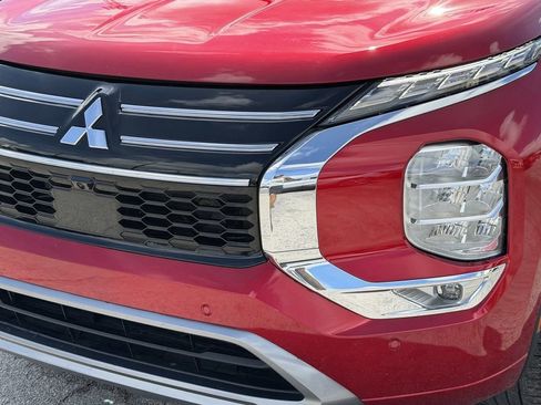 Used 2025 Mitsubishi Outlander SEL FWD image 10